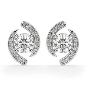 Round Diamond Stud Earrings